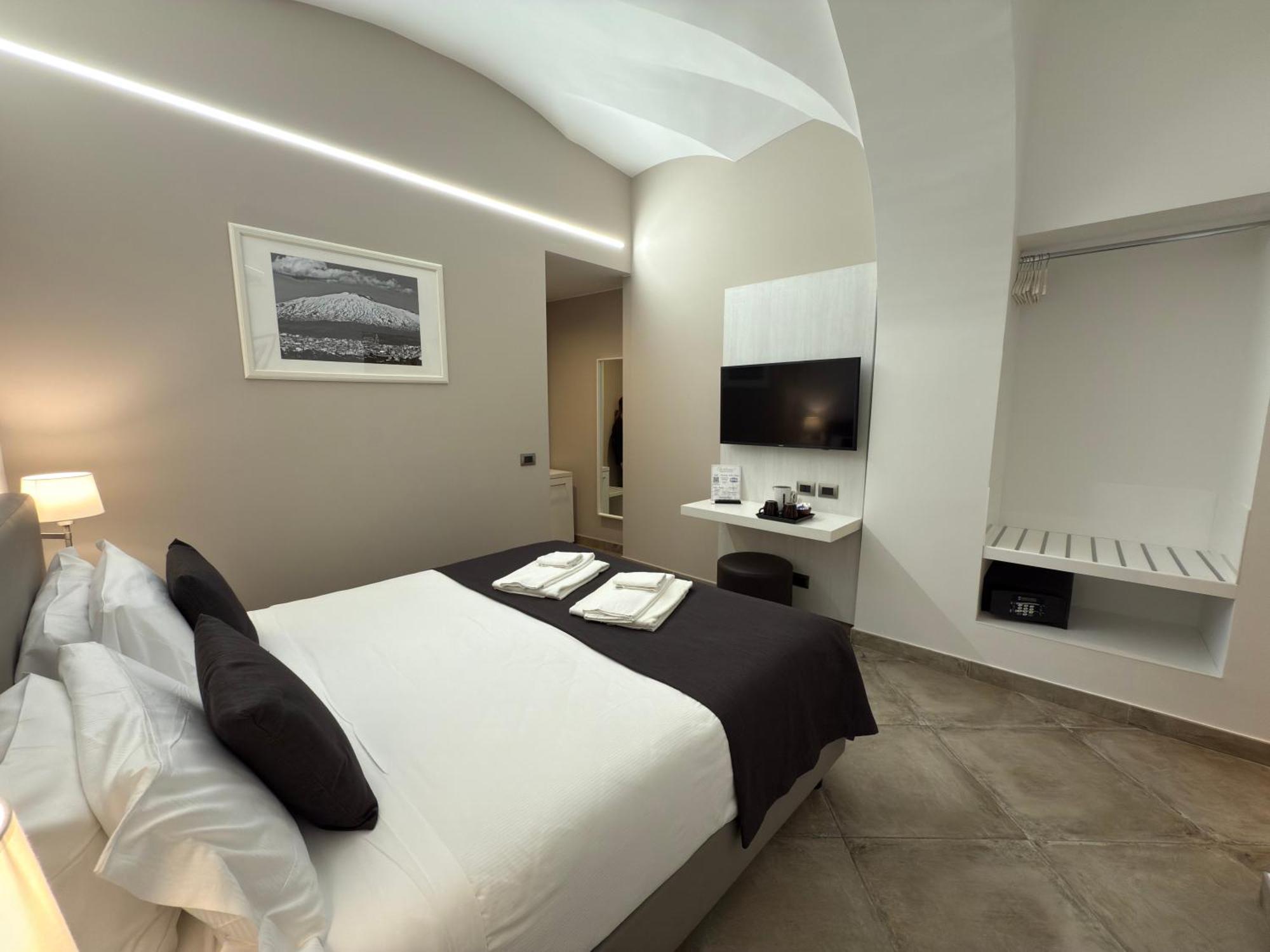 Etnea 454 Catania Luxury Rooms Bagian luar foto